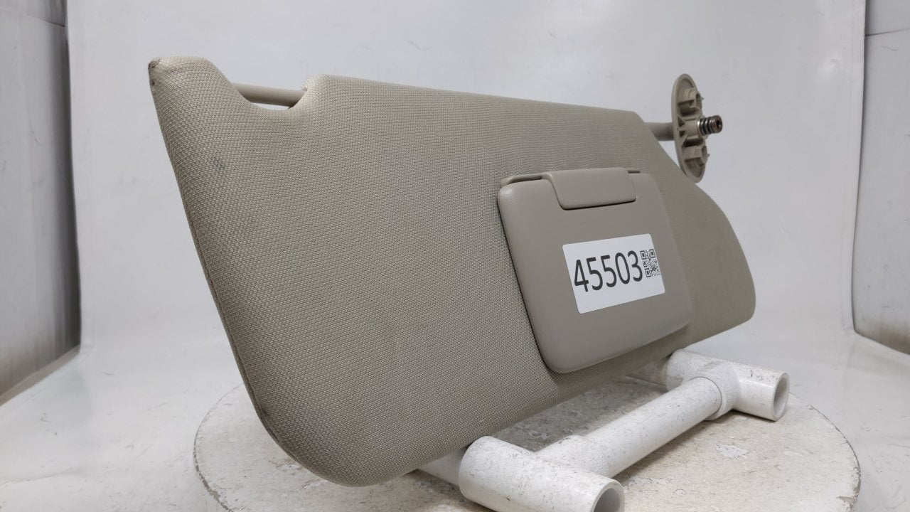 2005 Jeep Cherokee Sun Visor Shade Replacement Passenger Right Mirror Fits OEM Used Auto Parts - Oemusedautoparts1.com
