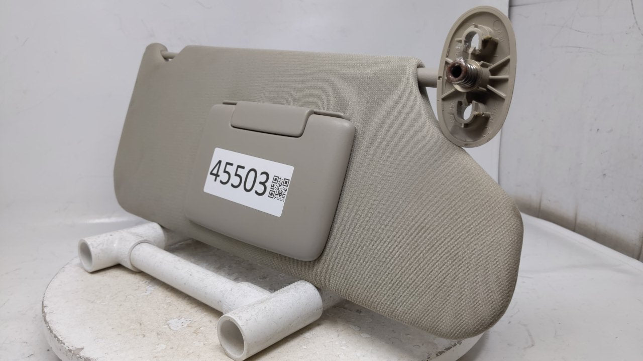 2005 Jeep Cherokee Sun Visor Shade Replacement Passenger Right Mirror Fits OEM Used Auto Parts - Oemusedautoparts1.com