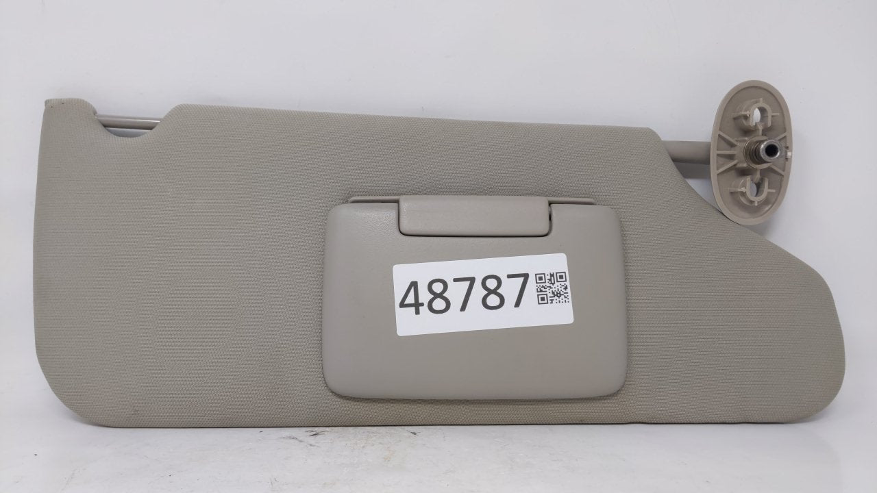 2005 Jeep Cherokee Sun Visor Shade Replacement Passenger Right Mirror Fits OEM Used Auto Parts - Oemusedautoparts1.com