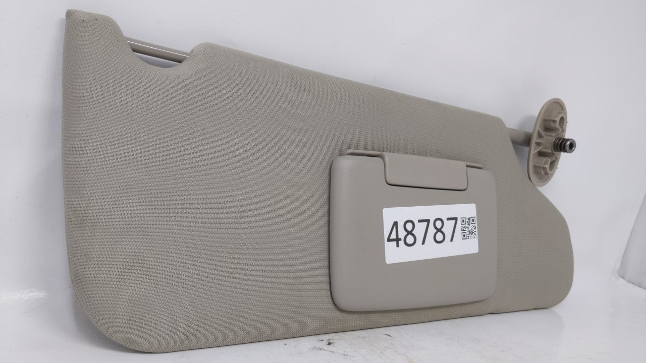 2005 Jeep Cherokee Sun Visor Shade Replacement Passenger Right Mirror Fits OEM Used Auto Parts - Oemusedautoparts1.com