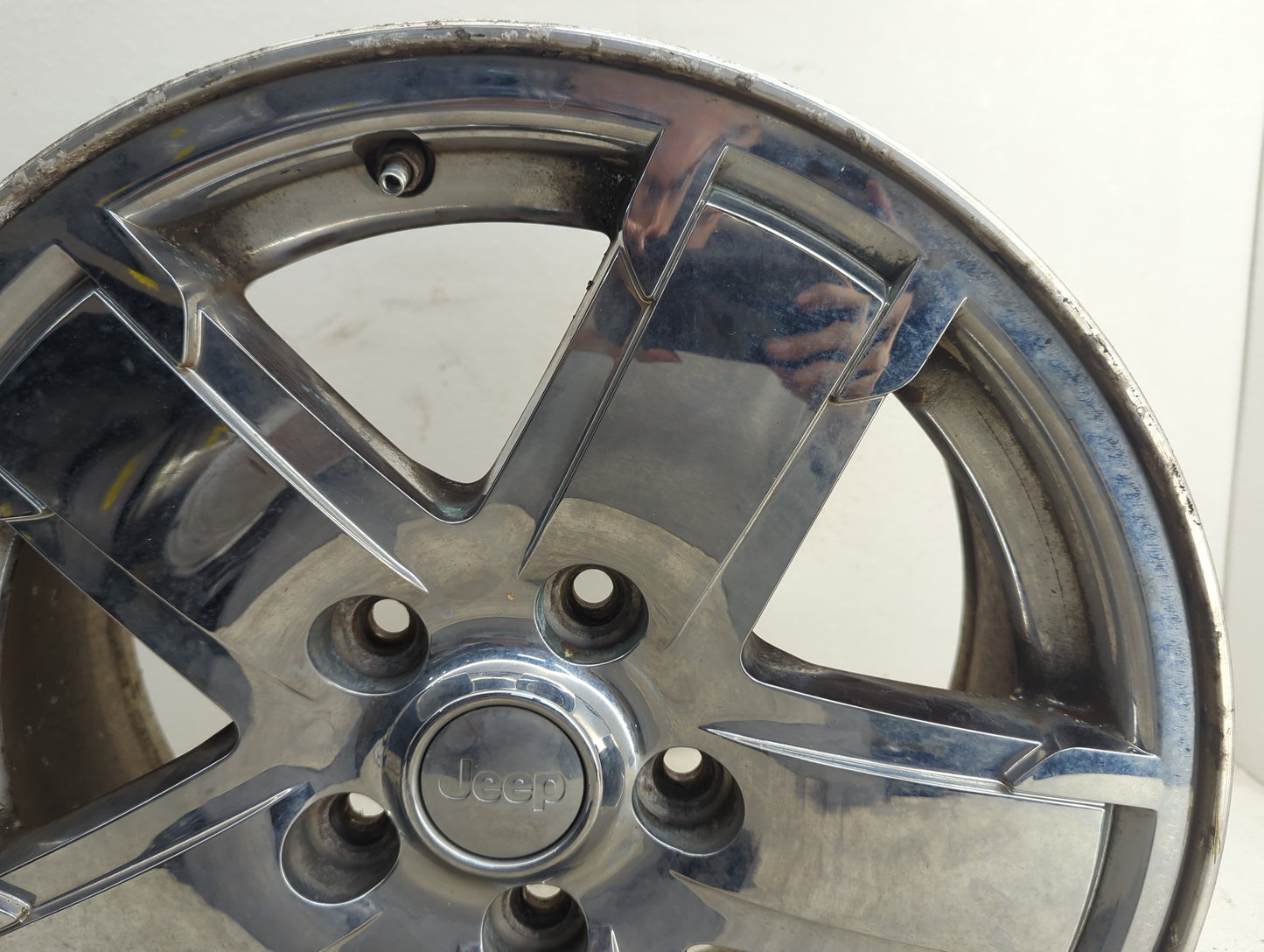 2005-2007 Jeep Grand Cherokee Oem Wheel Rim 1089965 - Oemusedautoparts1.com