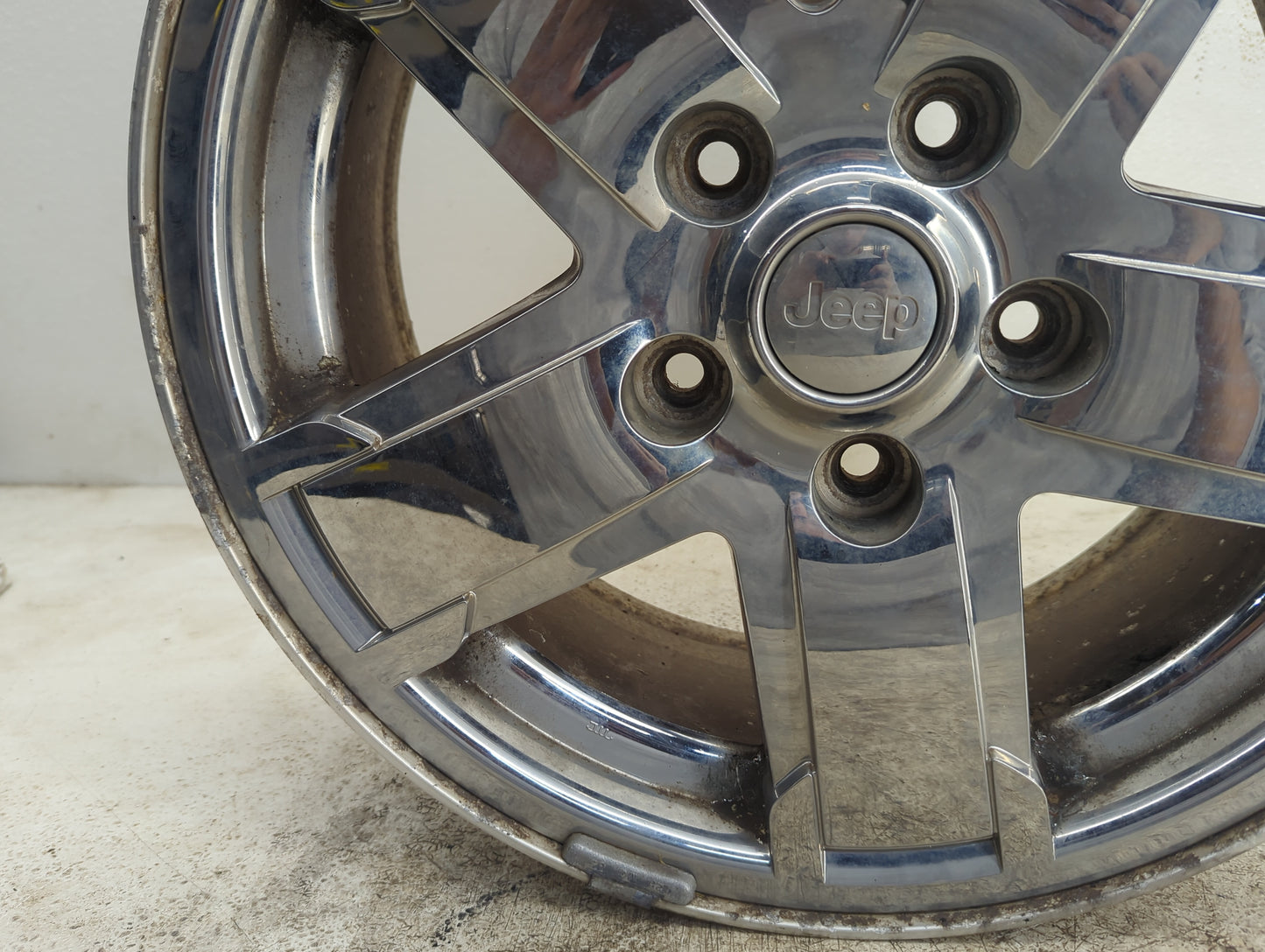 2005-2007 Jeep Grand Cherokee Oem Wheel Rim 1089965 - Oemusedautoparts1.com