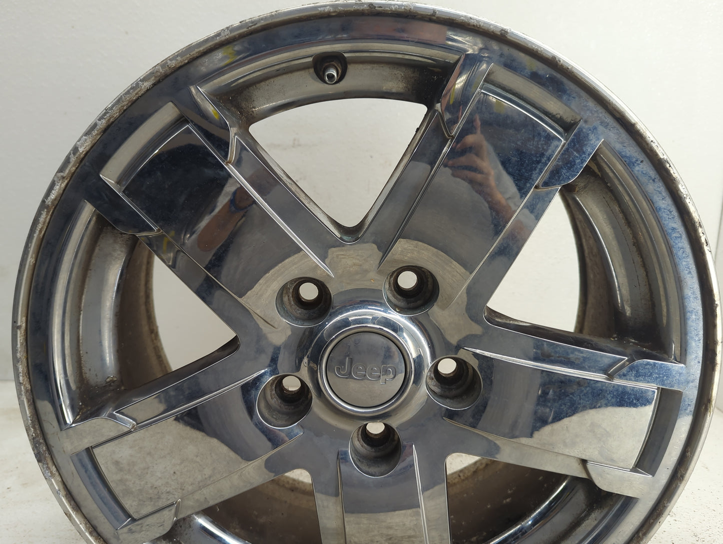 2005-2007 Jeep Grand Cherokee Oem Wheel Rim 1089965 - Oemusedautoparts1.com