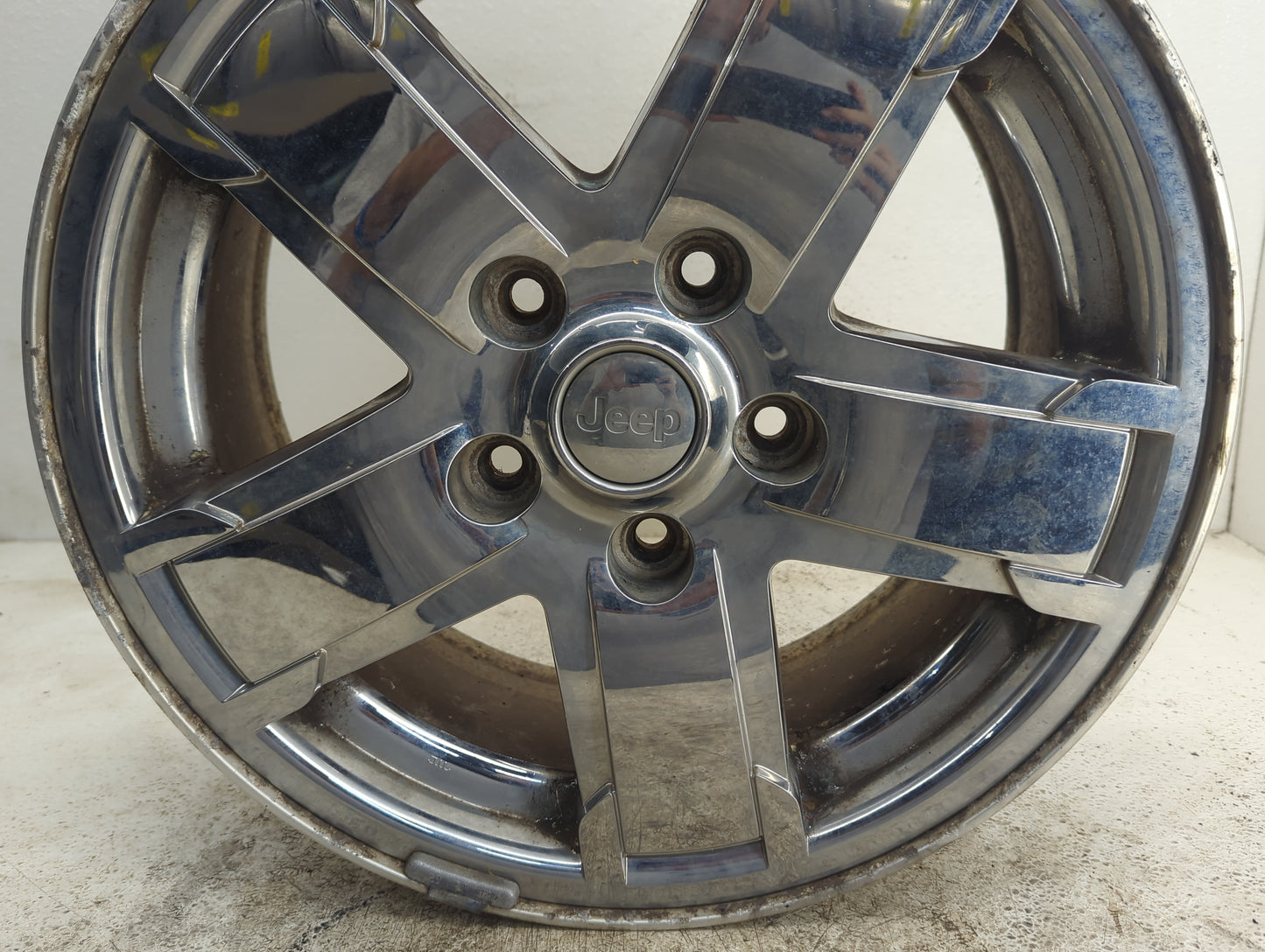 2005-2007 Jeep Grand Cherokee Oem Wheel Rim - Oemusedautoparts1.com