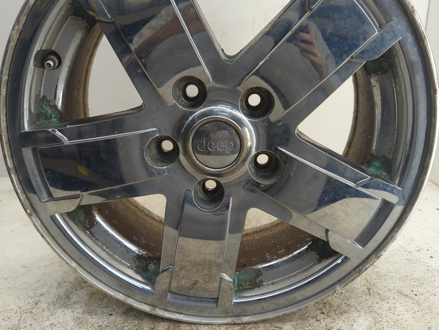 2005-2007 Jeep Grand Cherokee Oem Wheel Rim - Oemusedautoparts1.com