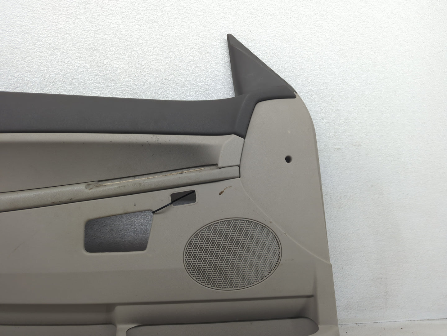 2005 Jeep Grand Cherokee Front Left Driver Interior Door Panel Trim - Oemusedautoparts1.com