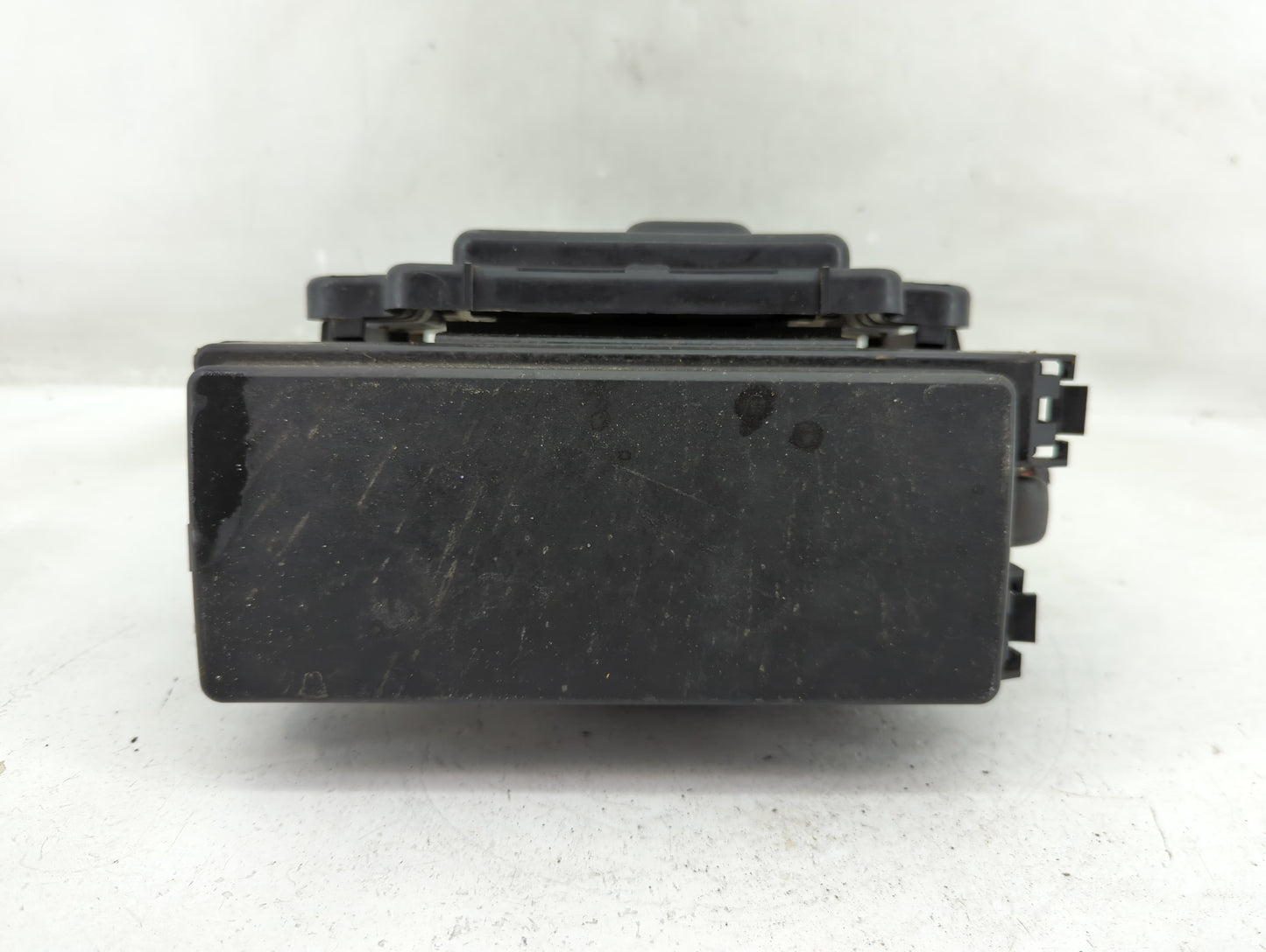 2005-2005 Jeep Grand Cherokee Fusebox Fuse Box Relay Module Tipm - Oemusedautoparts1.com