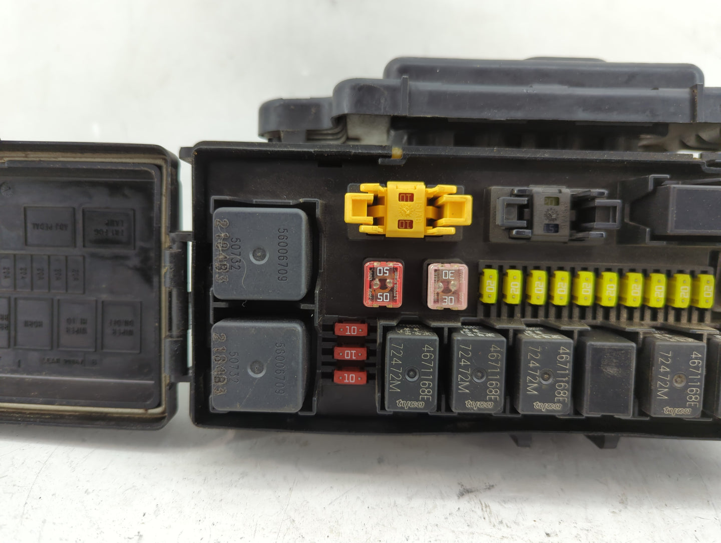 2005-2005 Jeep Grand Cherokee Fusebox Fuse Box Relay Module Tipm - Oemusedautoparts1.com