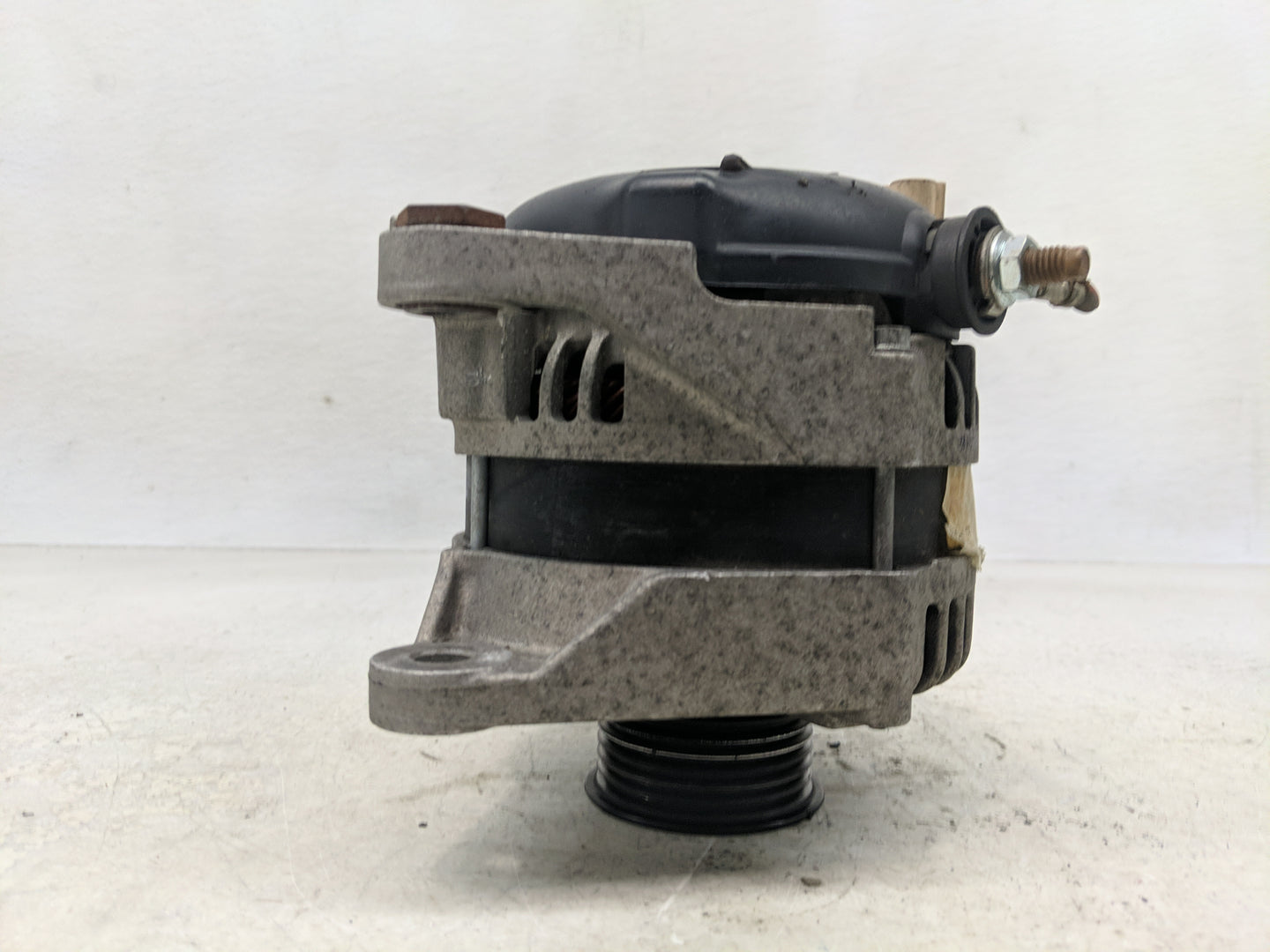 2005-2006 Jeep Grand Cherokee Alternator Replacement Generator Charging Assembly Engine OEM Fits Fits 2005 2006 OEM Used Aut