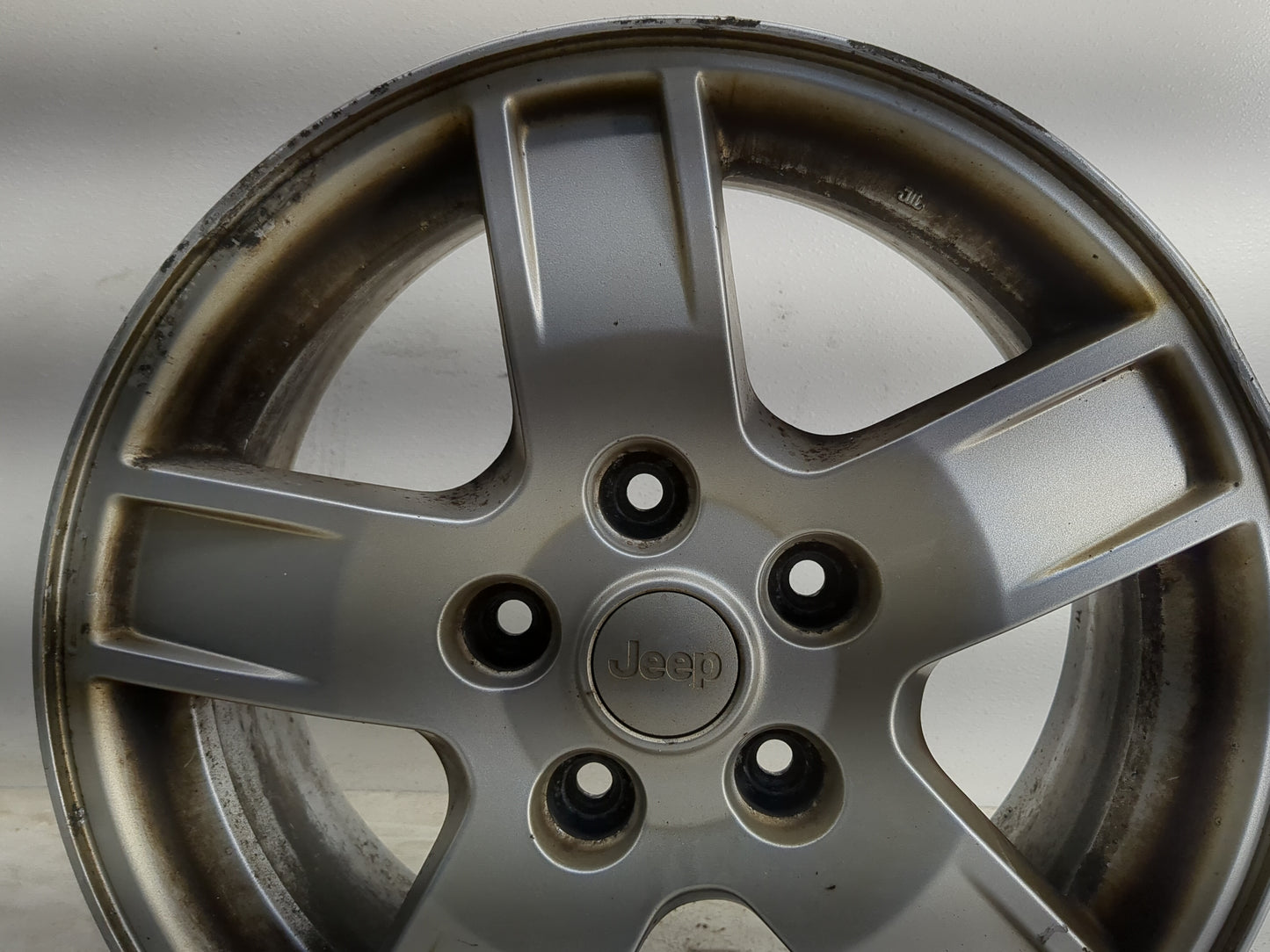 2005-2007 Jeep Grand Cherokee Oem Wheel Rim 1323846 - Oemusedautoparts1.com