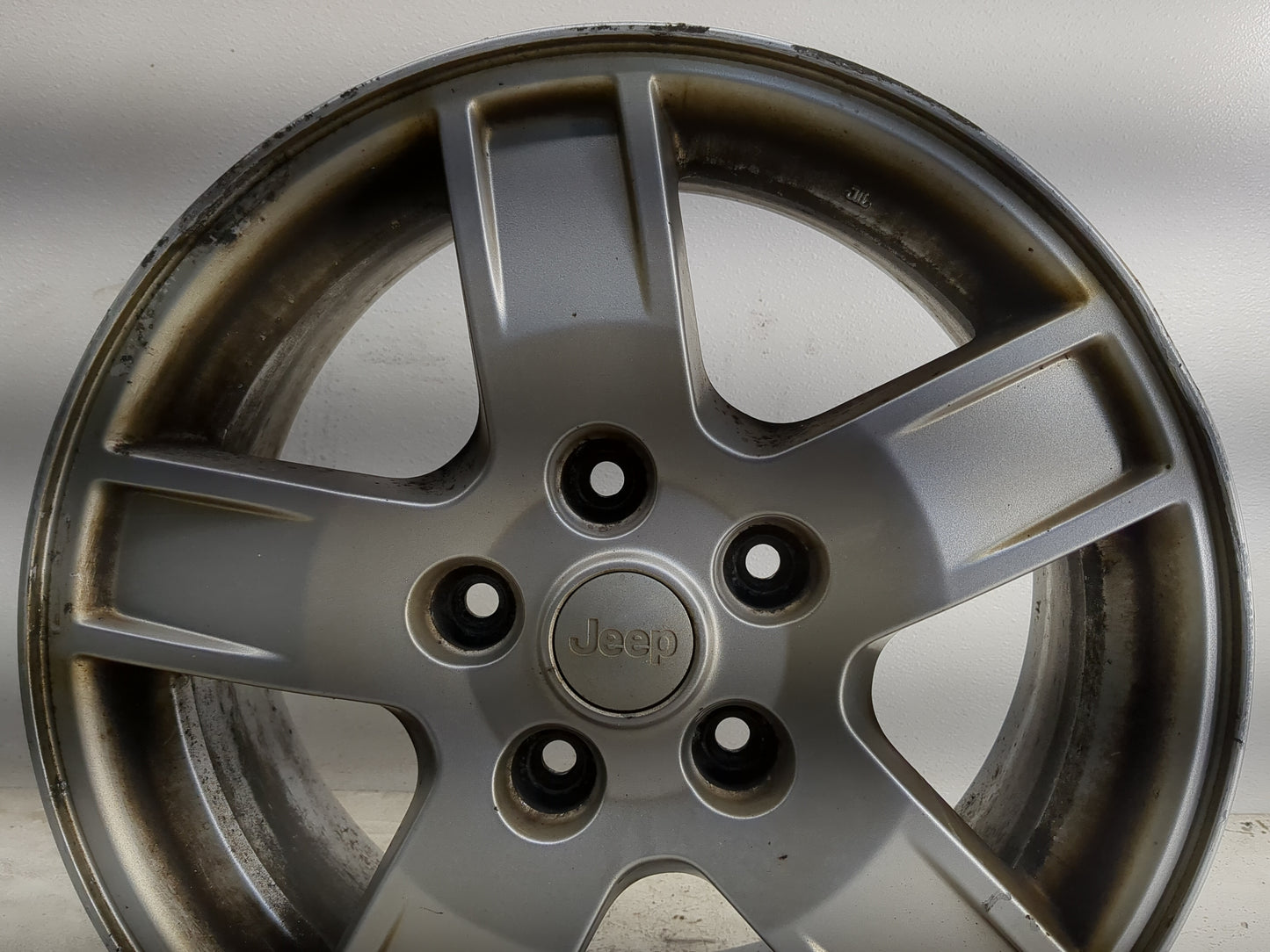 2005-2007 Jeep Grand Cherokee Oem Wheel Rim 1323846 - Oemusedautoparts1.com