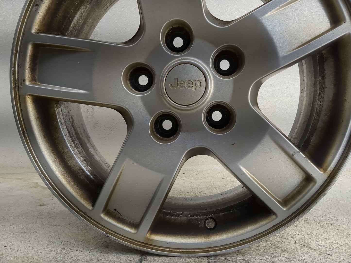 2005-2007 Jeep Grand Cherokee Oem Wheel Rim 1323846 - Oemusedautoparts1.com