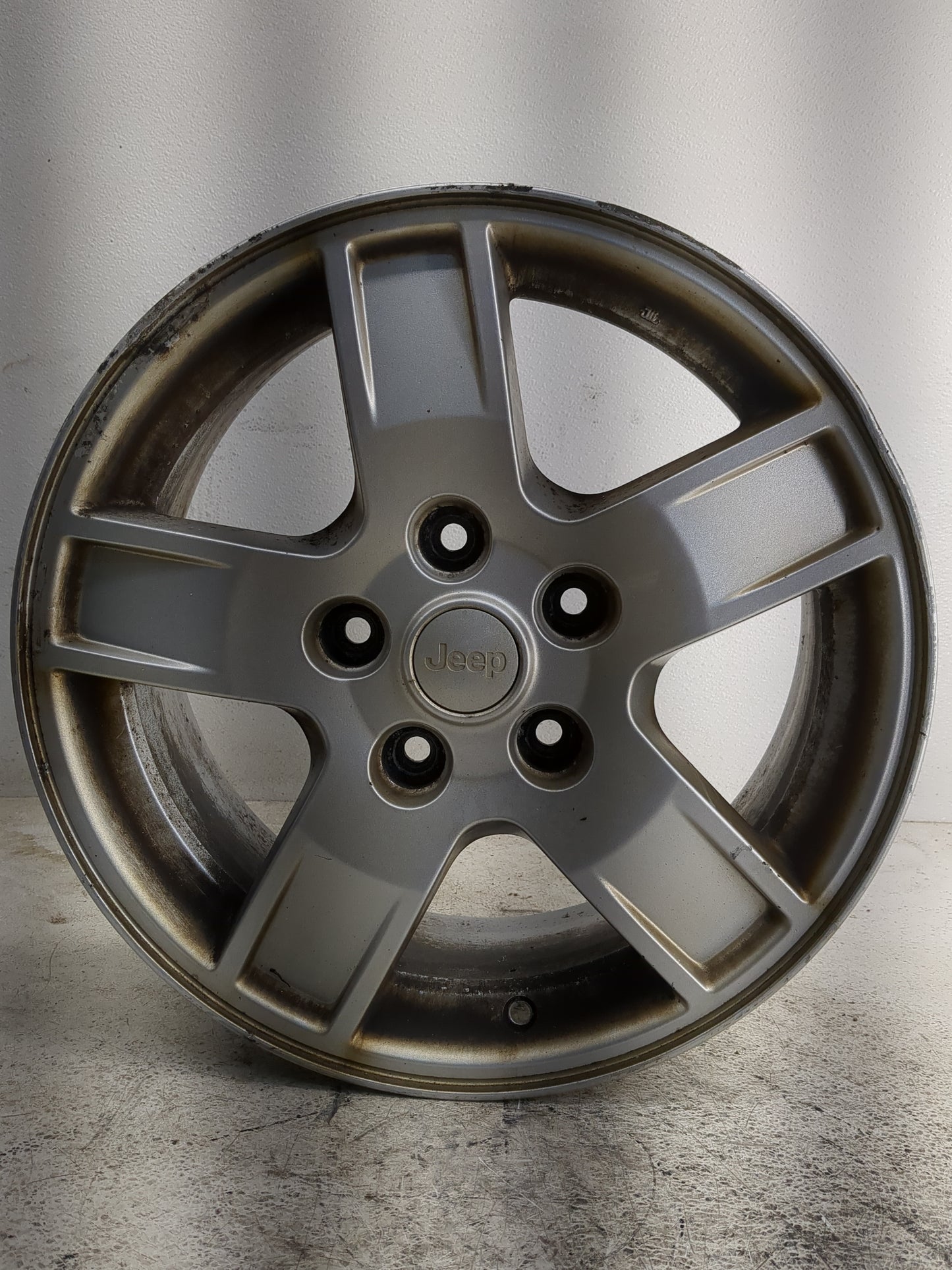 2005-2007 Jeep Grand Cherokee Oem Wheel Rim - Oemusedautoparts1.com