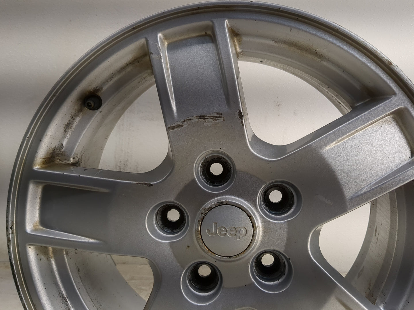 2005-2007 Jeep Grand Cherokee Oem Wheel Rim 1323848 - Oemusedautoparts1.com