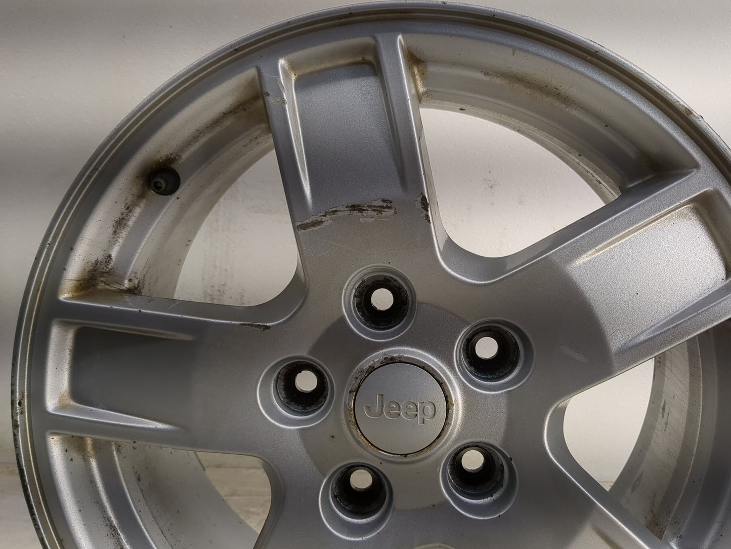 2005-2007 Jeep Grand Cherokee Oem Wheel Rim 1323848 - Oemusedautoparts1.com