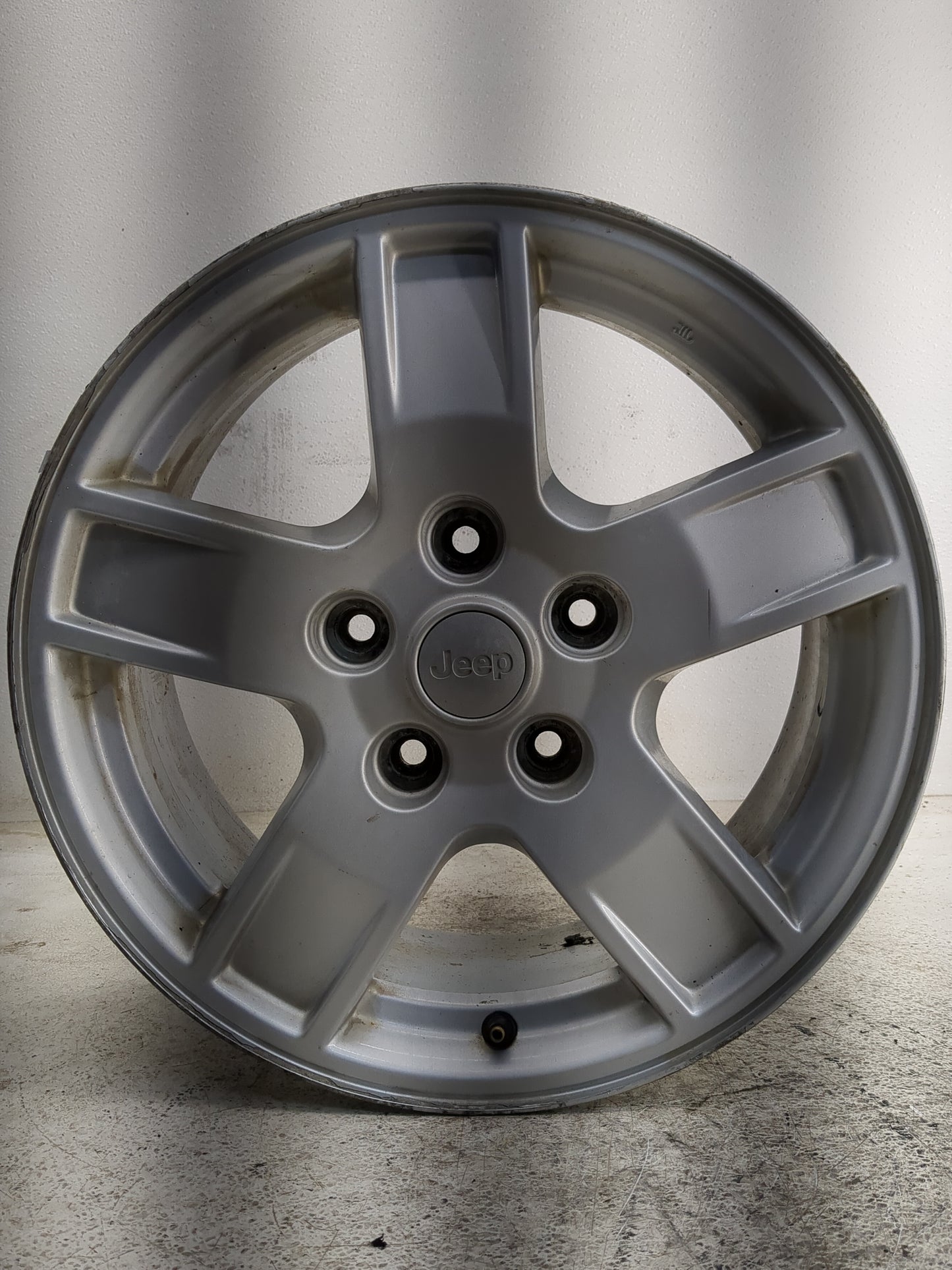 2005-2007 Jeep Grand Cherokee Oem Wheel Rim 1323850 - Oemusedautoparts1.com