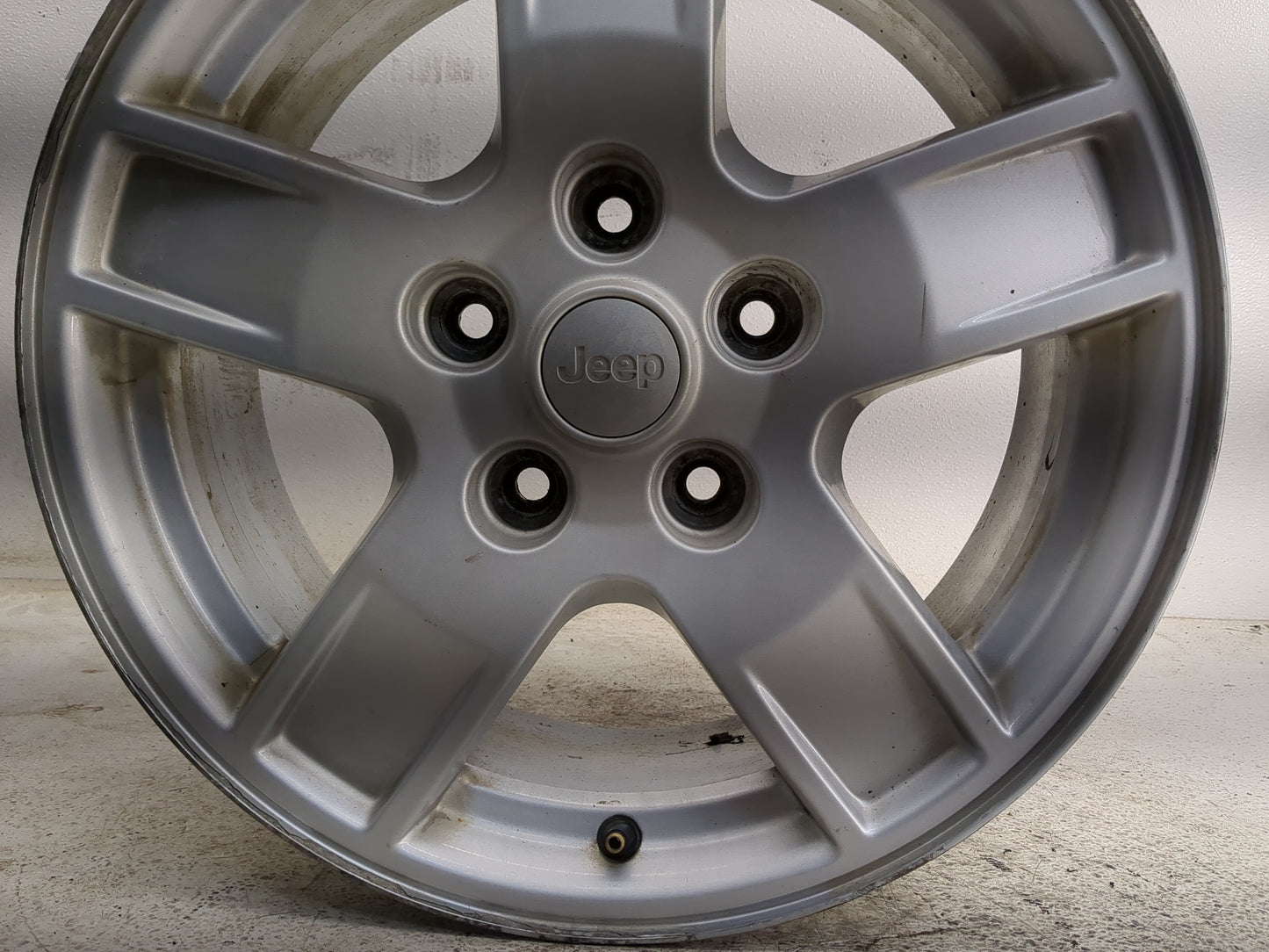 2005-2007 Jeep Grand Cherokee Oem Wheel Rim 1323850 - Oemusedautoparts1.com