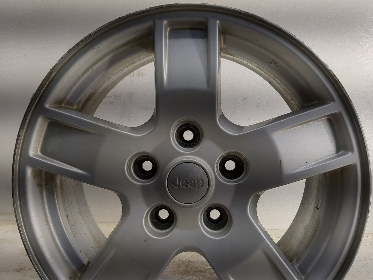2005-2007 Jeep Grand Cherokee Oem Wheel Rim 1323850 - Oemusedautoparts1.com