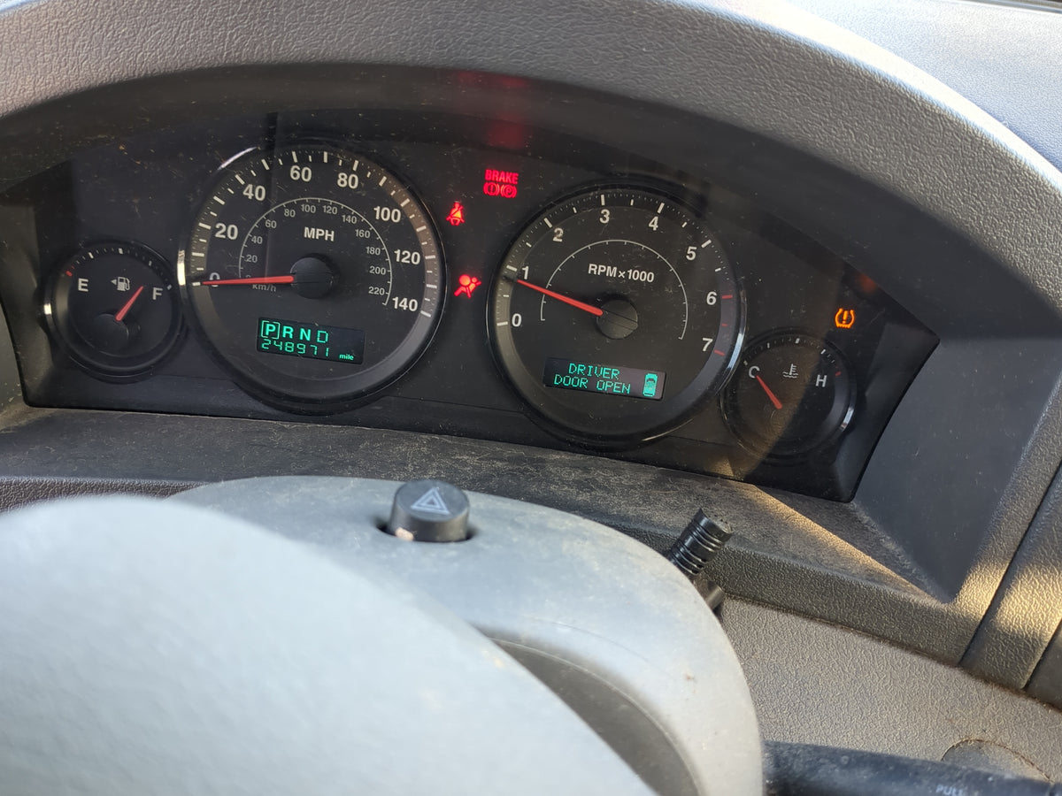2005 Jeep Grand Cherokee Instrument Cluster Speedometer Gauges Miles:249K Fits OEM Used Auto Parts - Oemusedautoparts1.com