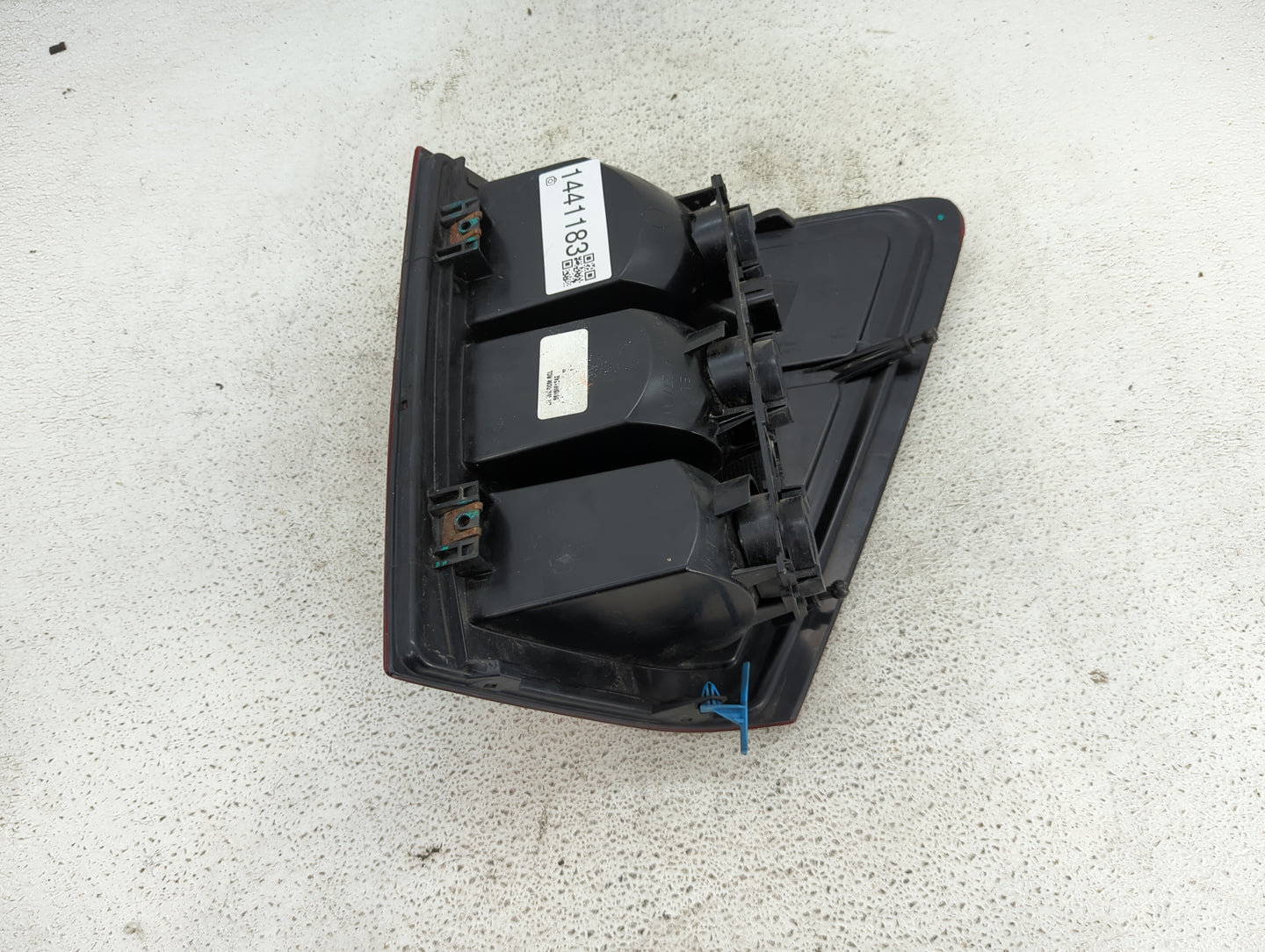 2005-2006 Jeep Grand Cherokee Tail Light Assembly Driver Left OEM Fits Fits 2005 2006 OEM Used Auto Parts - Oemusedautoparts