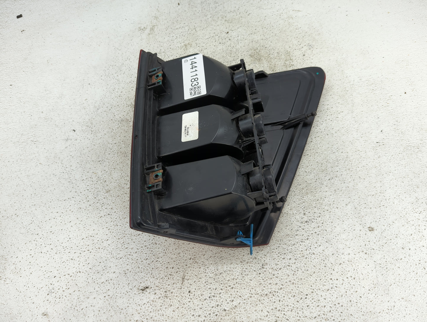 2005-2006 Jeep Grand Cherokee Tail Light Assembly Driver Left OEM Fits Fits 2005 2006 OEM Used Auto Parts - Oemusedautoparts