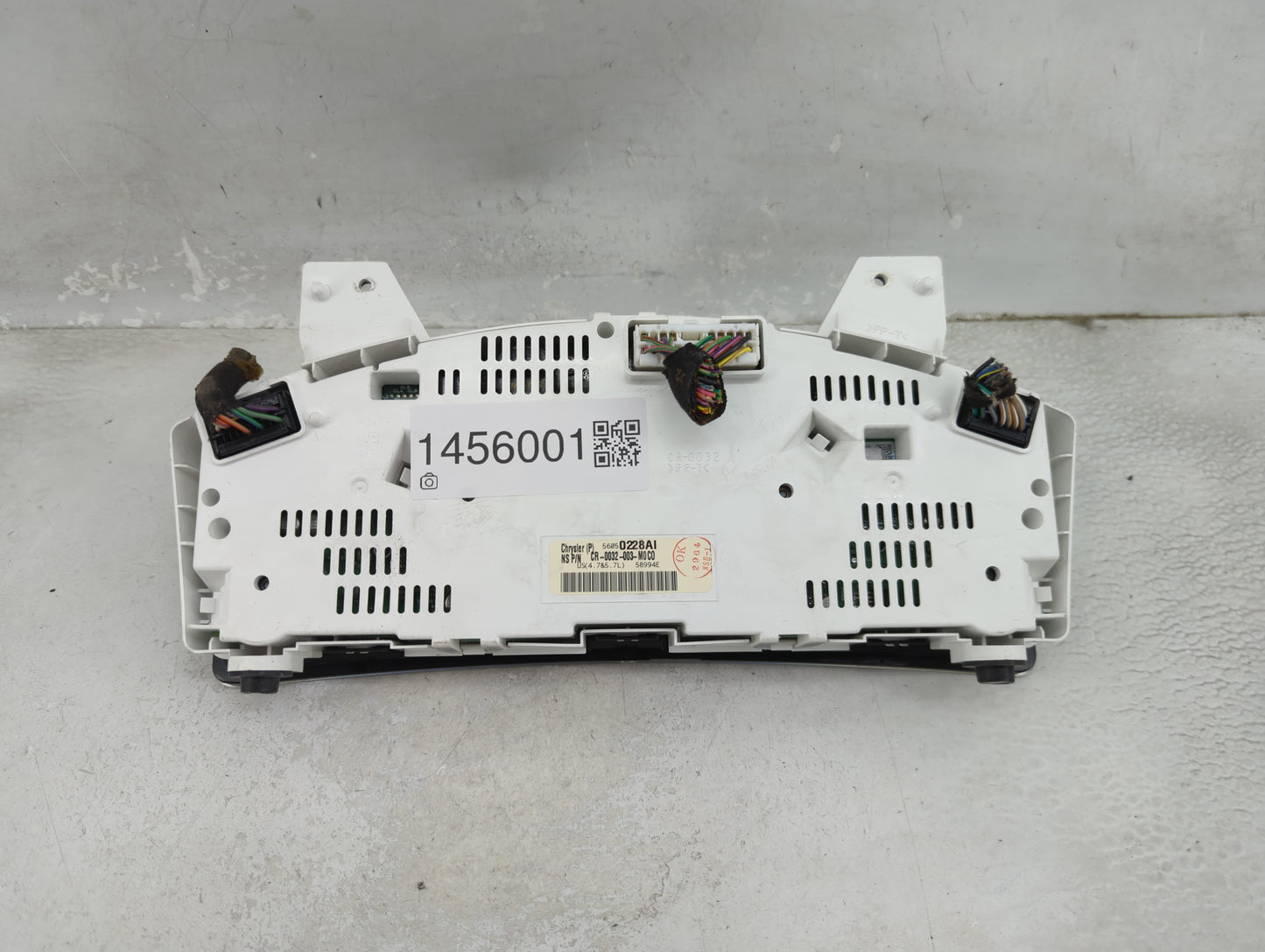 2005 Jeep Grand Cherokee Instrument Cluster Speedometer Gauges P/N:56050228AI CR-0032-003-M0C0 Miles: Fits OEM Used Auto Par