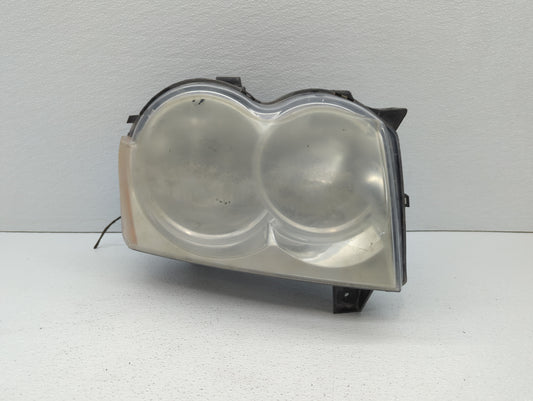 2005 Jeep Grand Cherokee Passenger Right Oem Head Light Headlight Lamp - Oemusedautoparts1.com