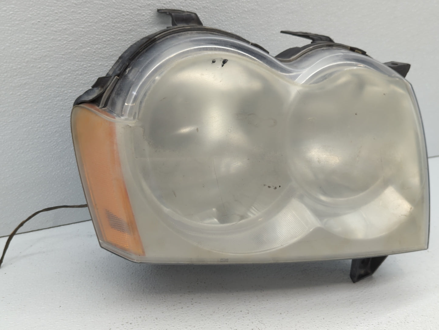 2005 Jeep Grand Cherokee Passenger Right Oem Head Light Headlight Lamp - Oemusedautoparts1.com