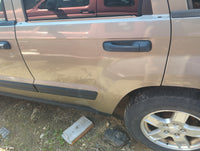 2005-2010 Jeep Grand Cherokee Driver Rear Door Oem 5022260 - Oemusedautoparts1.com