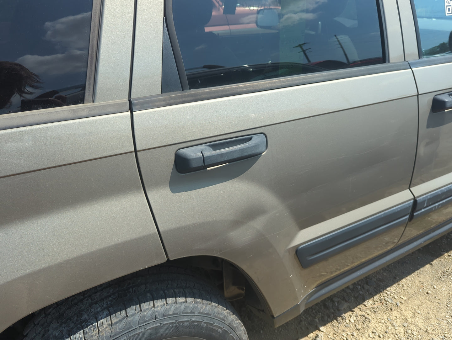 2005-2010 Jeep Grand Cherokee Passenger Rear Door Oem - Oemusedautoparts1.com