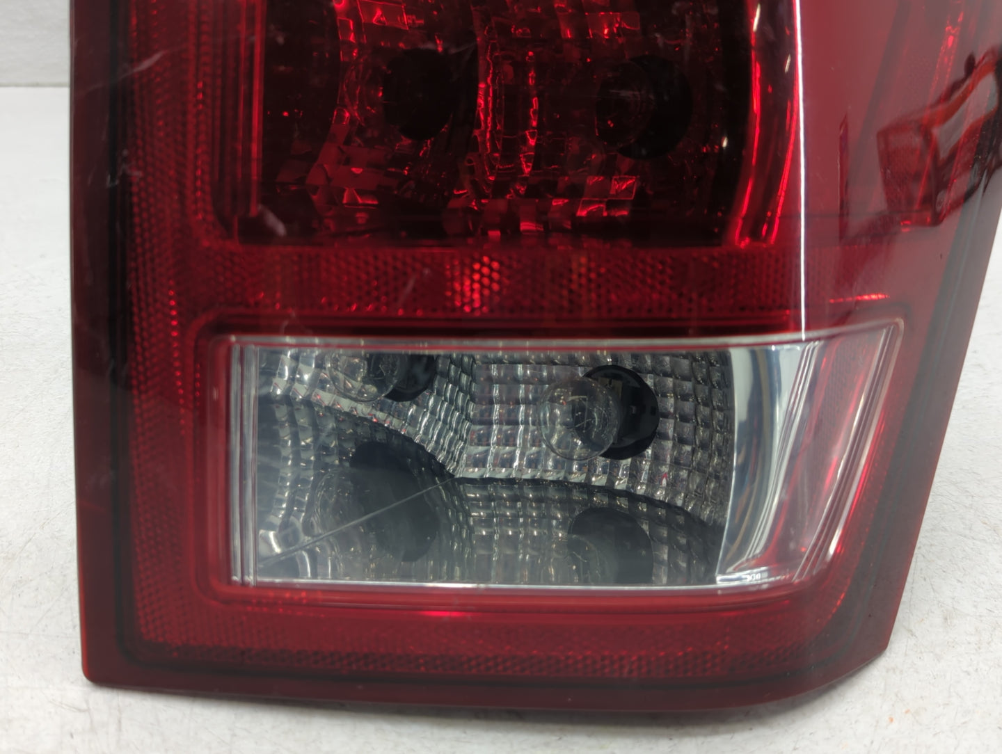 2005-2006 Jeep Grand Cherokee Tail Light Assembly Passenger Right OEM Fits Fits 2005 2006 OEM Used Auto Parts - Oemusedautop