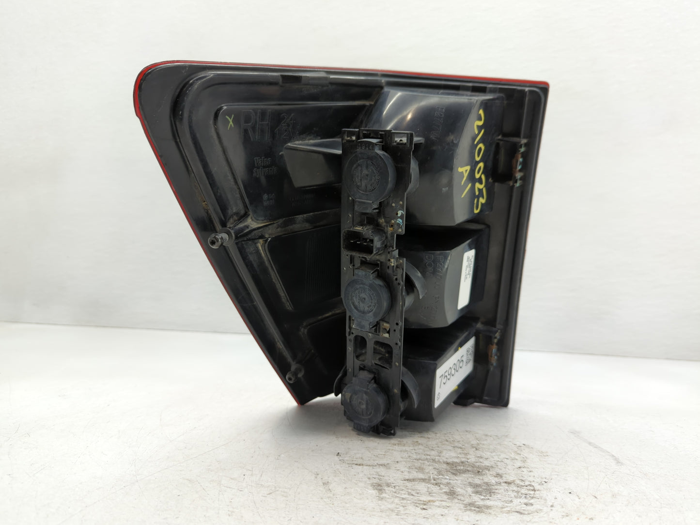 2005-2006 Jeep Grand Cherokee Tail Light Assembly Passenger Right OEM P/N:55156614AB Fits Fits 2005 2006 OEM Used Auto Parts