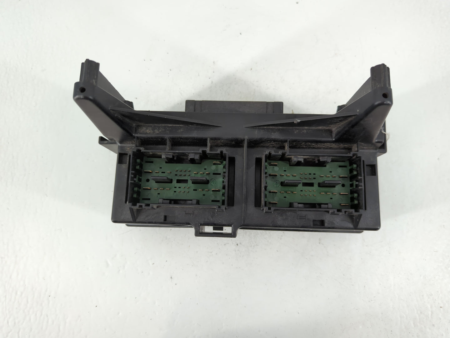 2005 Jeep Grand Cherokee Fusebox Fuse Box Relay Module Tipm 04692108ac - Oemusedautoparts1.com