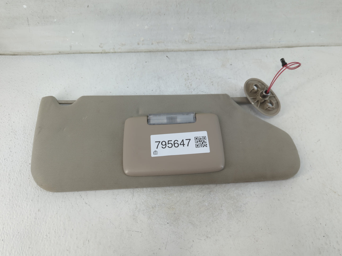 2005-2010 Jeep Grand Cherokee Sun Visor Shade Replacement Passenger Right Mirror Fits Fits 2005 2006 2007 2008 2009 2010 OEM