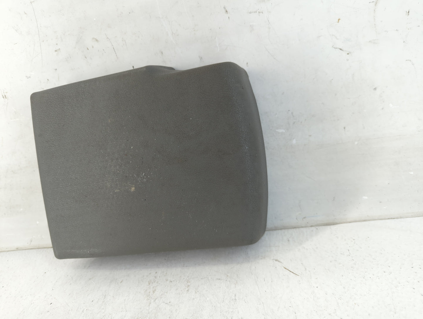 2005-2010 Jeep Grand Cherokee Center Console Armrest Cover Lid Fits Fits 2005 2006 2007 2008 2009 2010 OEM Used Auto Parts -