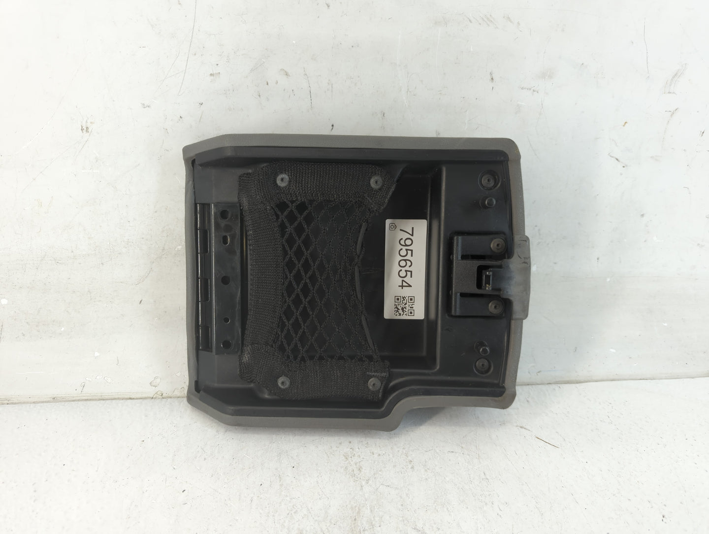 2005-2010 Jeep Grand Cherokee Center Console Armrest Cover Lid Fits Fits 2005 2006 2007 2008 2009 2010 OEM Used Auto Parts -