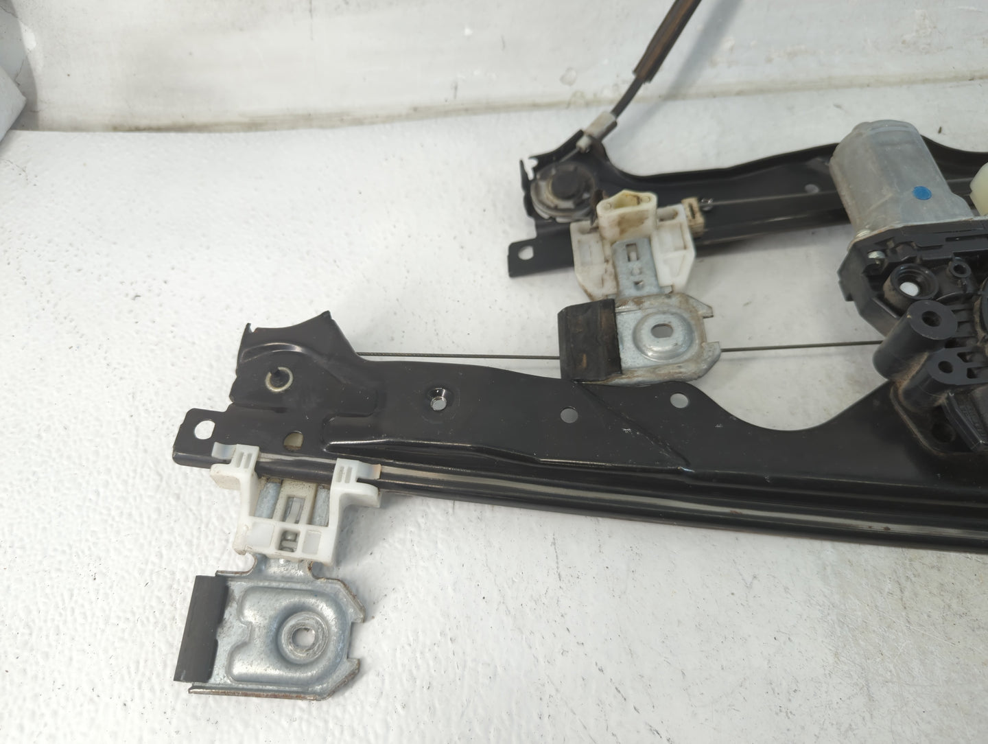 2005-2005 Jeep Grand Cherokee Used Driver Left Front Window Regulator 795657 - Oemusedautoparts1.com