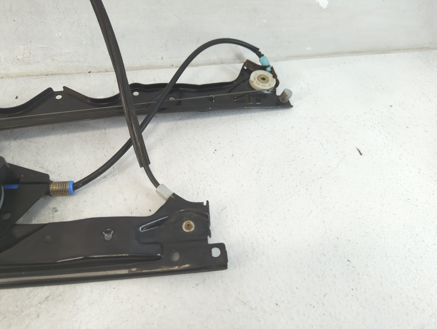 2005-2005 Jeep Grand Cherokee Used Driver Left Front Window Regulator 795657 - Oemusedautoparts1.com