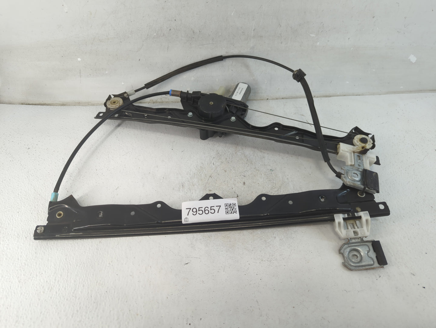 2005-2005 Jeep Grand Cherokee Used Driver Left Front Window Regulator 795657 - Oemusedautoparts1.com