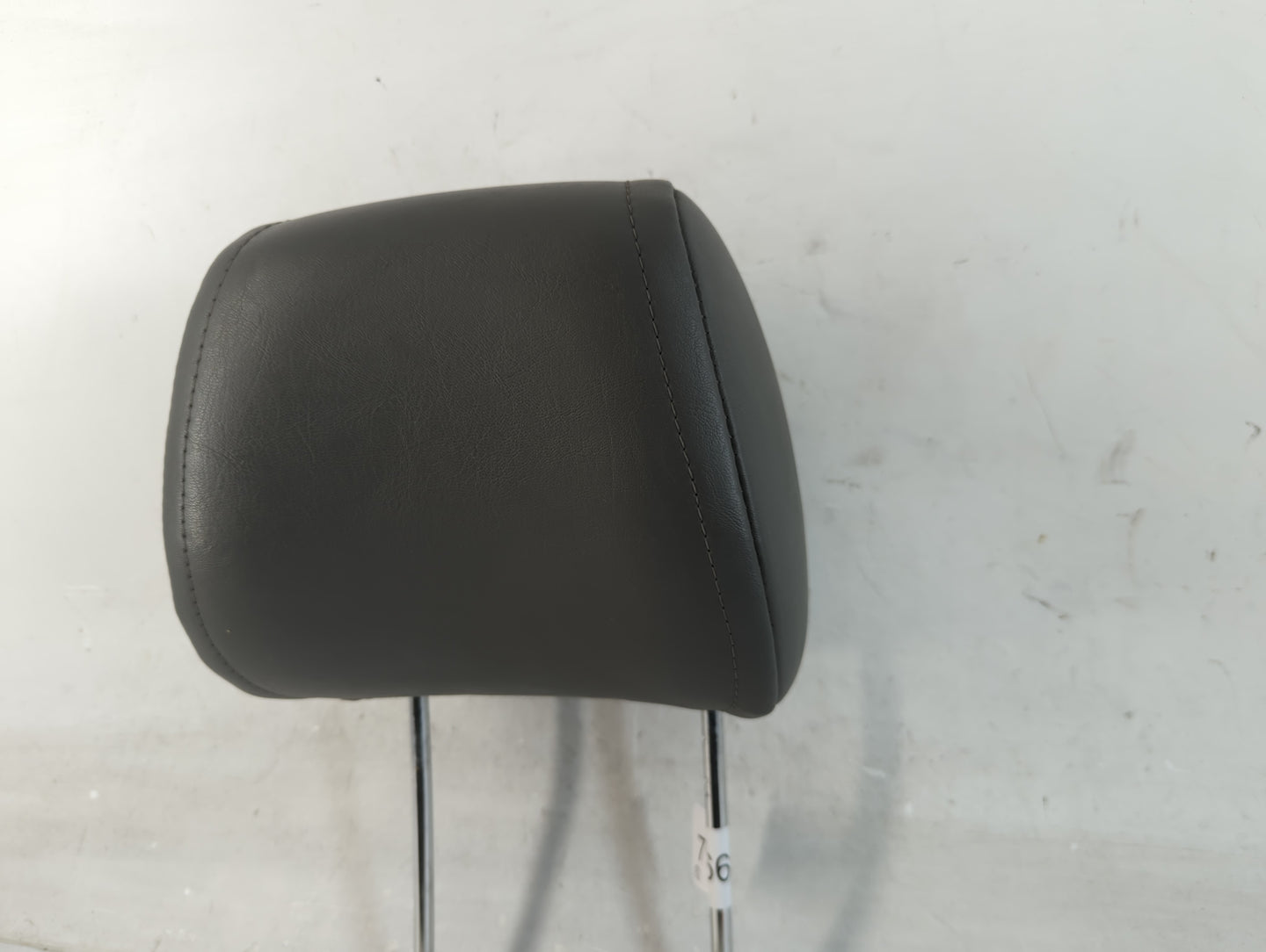 2005-2010 Jeep Grand Cherokee Headrest Head Rest Front Driver Passenger Seat Fits Fits 2005 2006 2007 2008 2009 2010 OEM Use