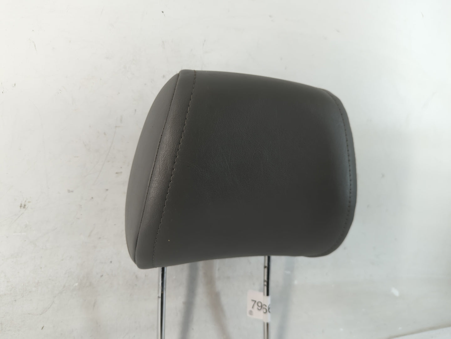 2005-2010 Jeep Grand Cherokee Headrest Head Rest Front Driver Passenger Seat Fits Fits 2005 2006 2007 2008 2009 2010 OEM Use