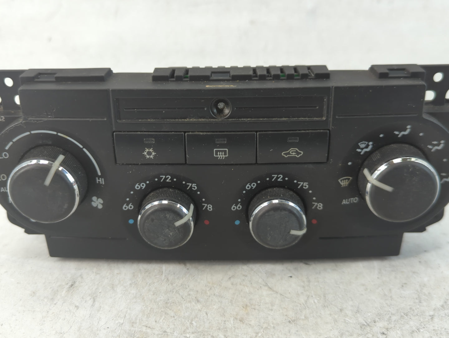 2005-2007 Jeep Grand Cherokee Climate Control Module Temperature AC/Heater Replacement P/N:1315C 010AE Fits Fits 2005 2006 2