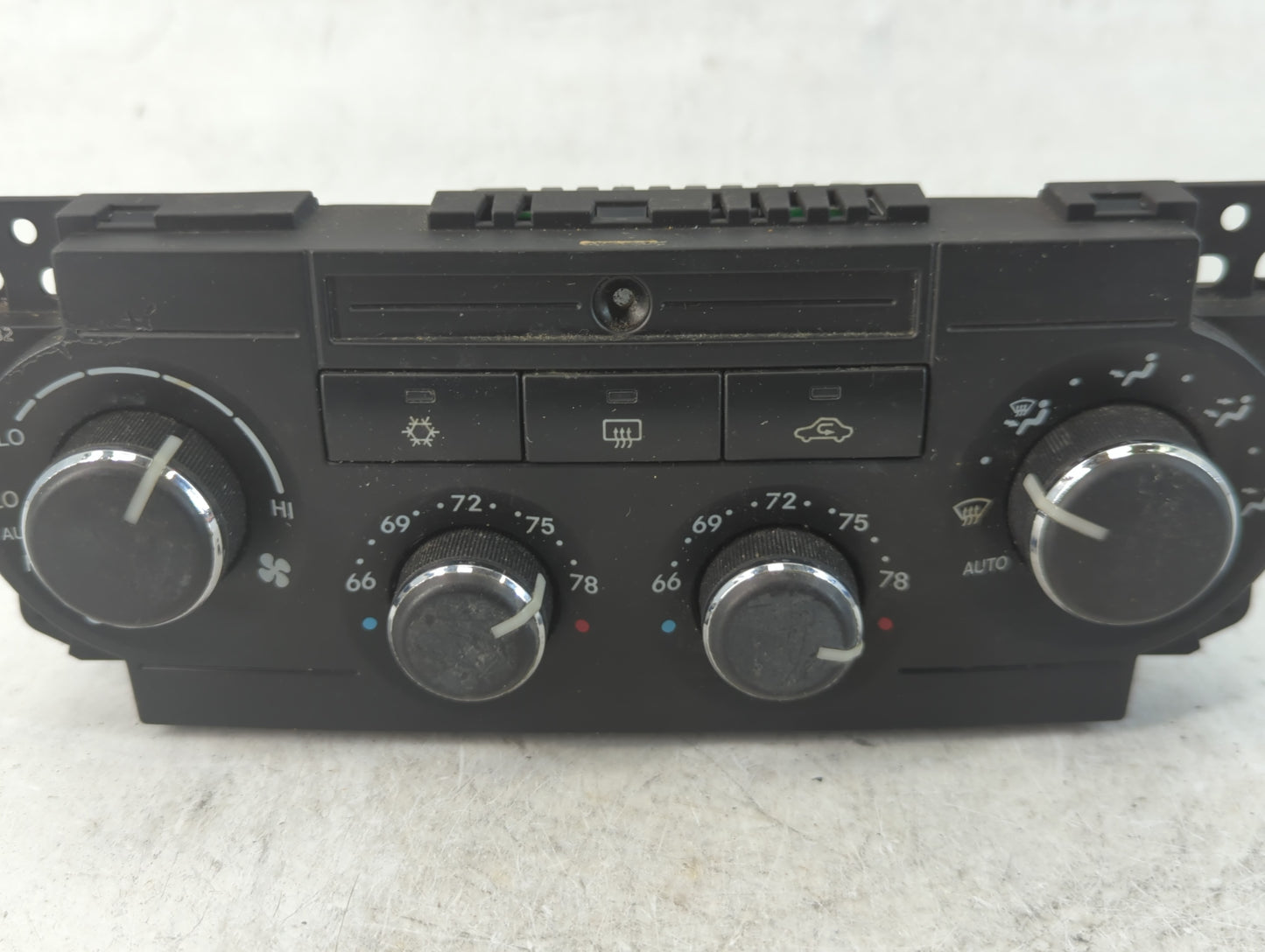 2005-2007 Jeep Grand Cherokee Climate Control Module Temperature AC/Heater Replacement P/N:1315C 010AE Fits Fits 2005 2006 2