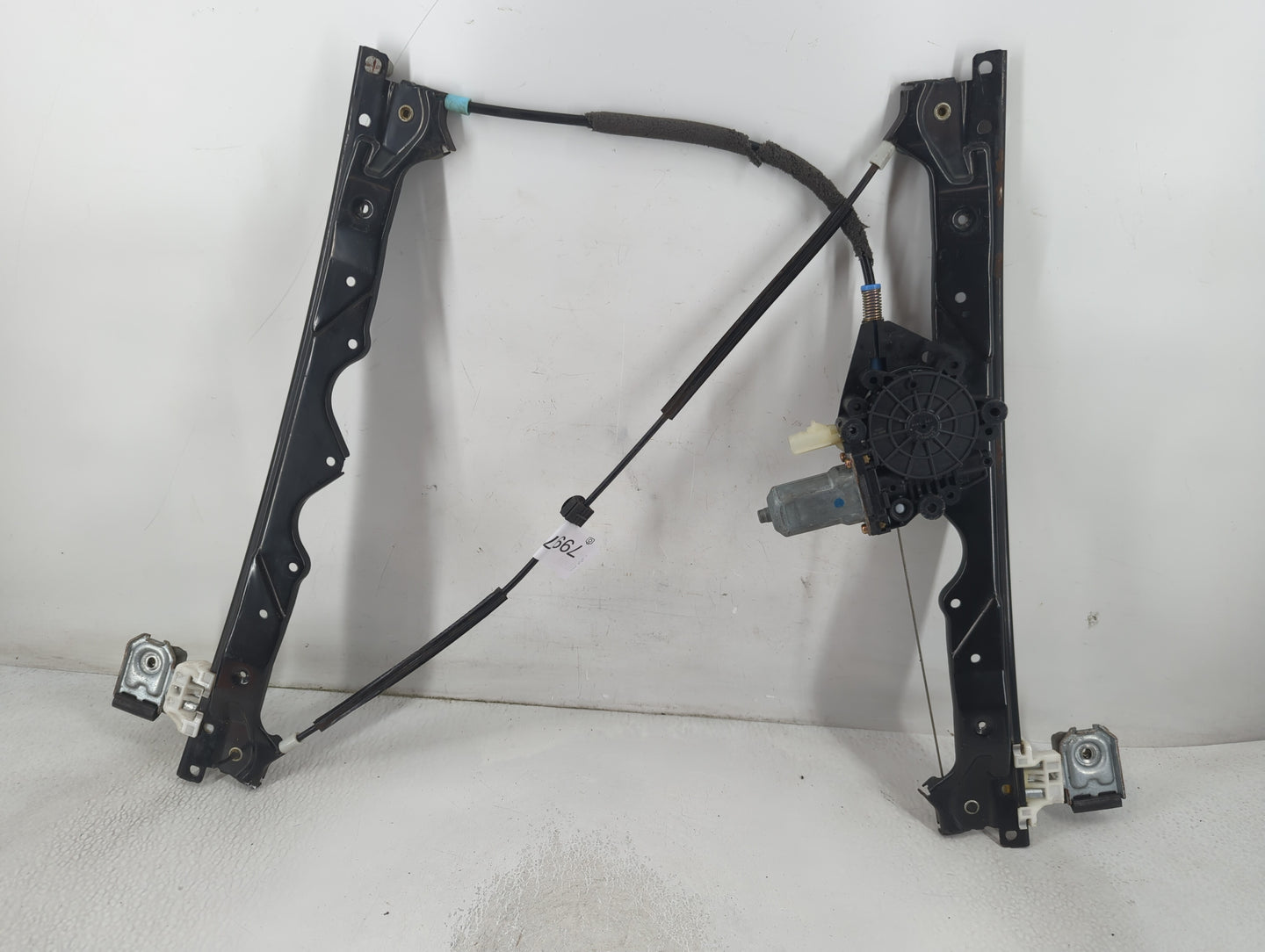 2005-2005 Jeep Grand Cherokee Driver Left Front Window Regulator 799722 - Oemusedautoparts1.com