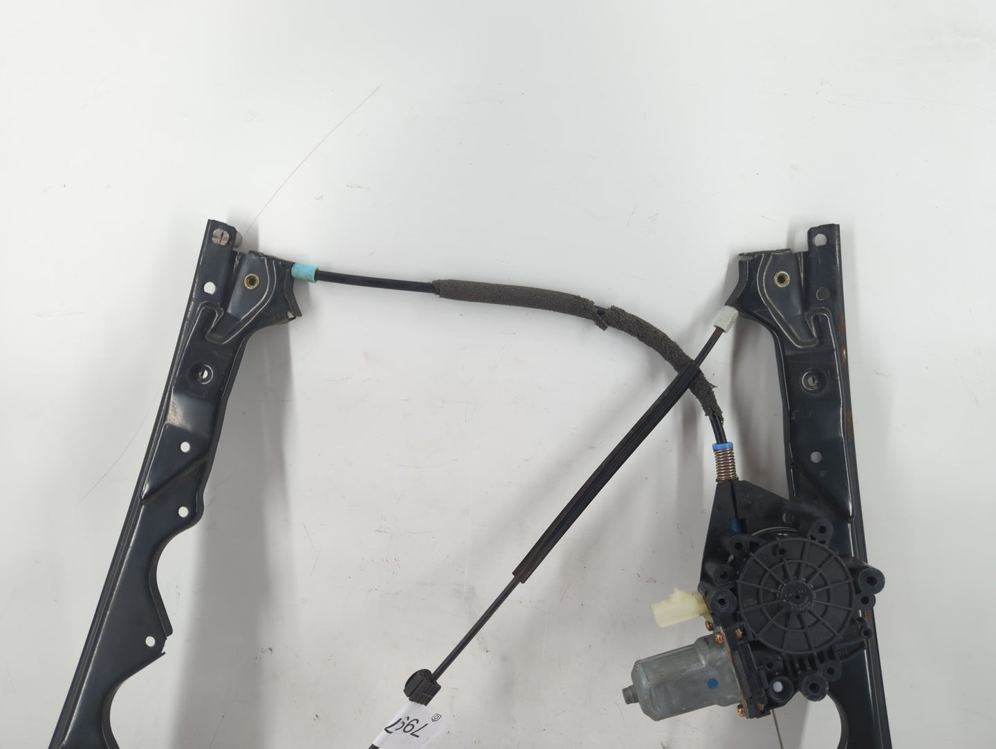 2005-2005 Jeep Grand Cherokee Driver Left Front Window Regulator 799722 - Oemusedautoparts1.com