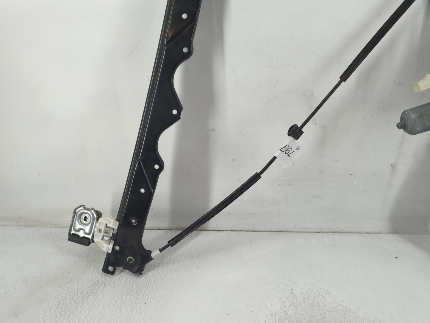 2005-2005 Jeep Grand Cherokee Driver Left Front Window Regulator 799722 - Oemusedautoparts1.com