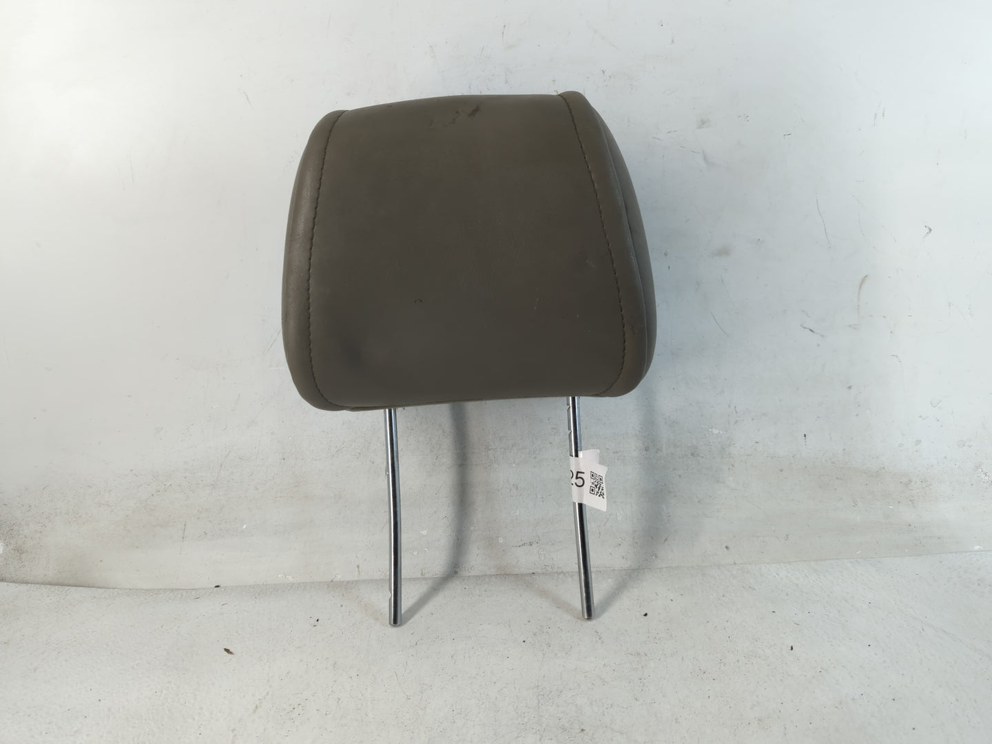 2005 Jeep Grand Cherokee Headrest Head Rest Front Driver Passenger Seat Fits OEM Used Auto Parts - Oemusedautoparts1.com