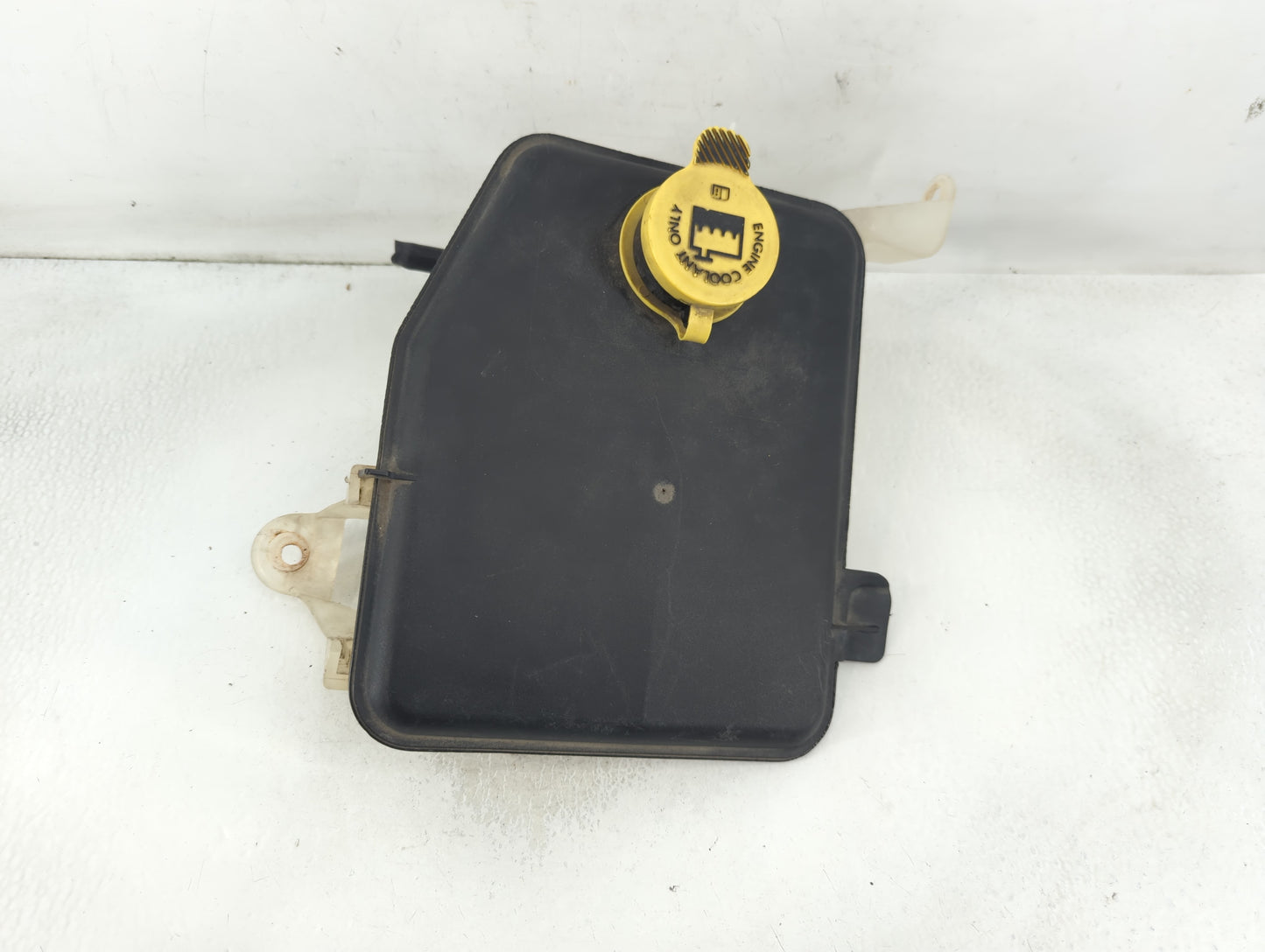 2005 Jeep Grand Cherokee Radiator Coolant Overflow Expansion Tank Bottle - Oemusedautoparts1.com