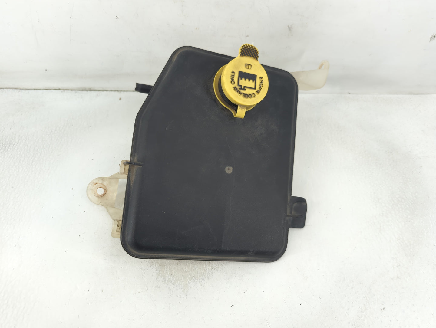 2005 Jeep Grand Cherokee Radiator Coolant Overflow Expansion Tank Bottle 799730 - Oemusedautoparts1.com