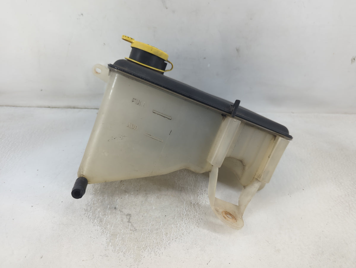 2005 Jeep Grand Cherokee Radiator Coolant Overflow Expansion Tank Bottle 799730 - Oemusedautoparts1.com